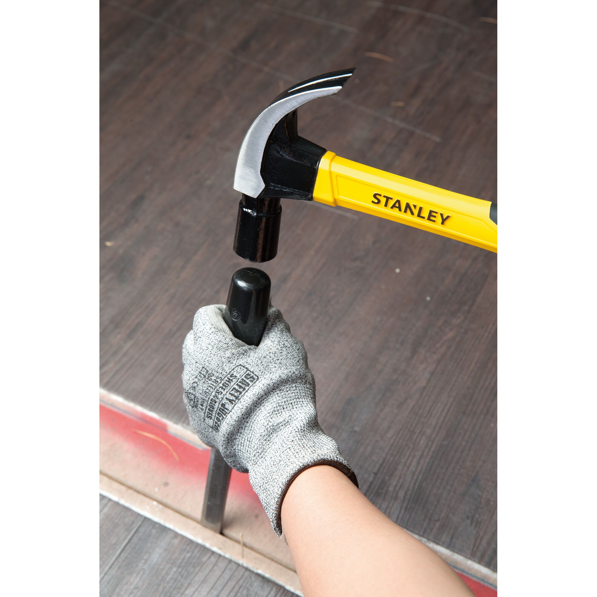16 oz Hammer With Fiberglass Handle