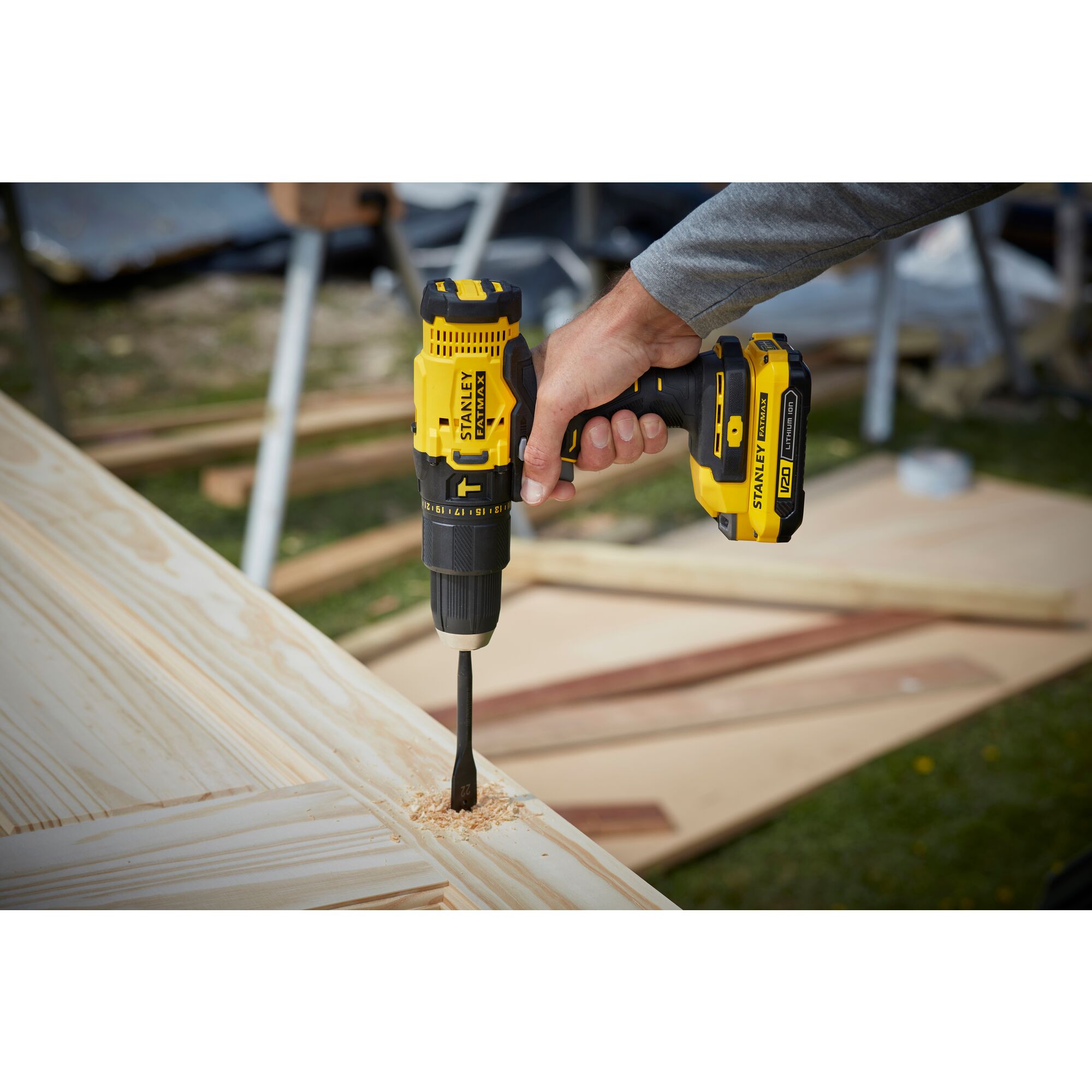 KIT 20V HAMMER DRILL 119ACC TOOLBOX 19"