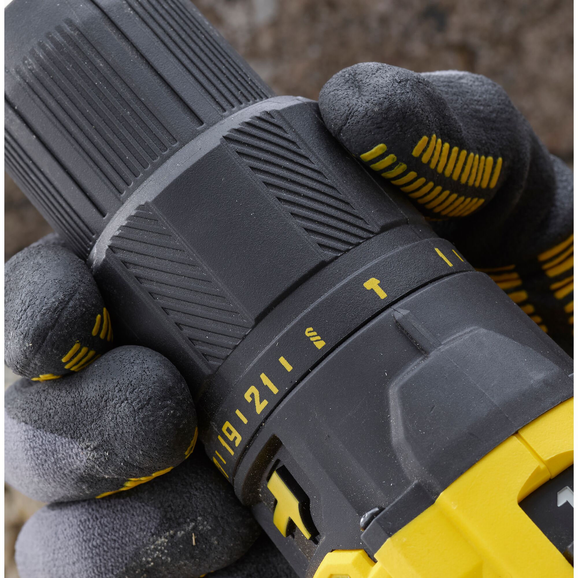 KIT 20V HAMMER DRILL 119ACC TOOLBOX 19"