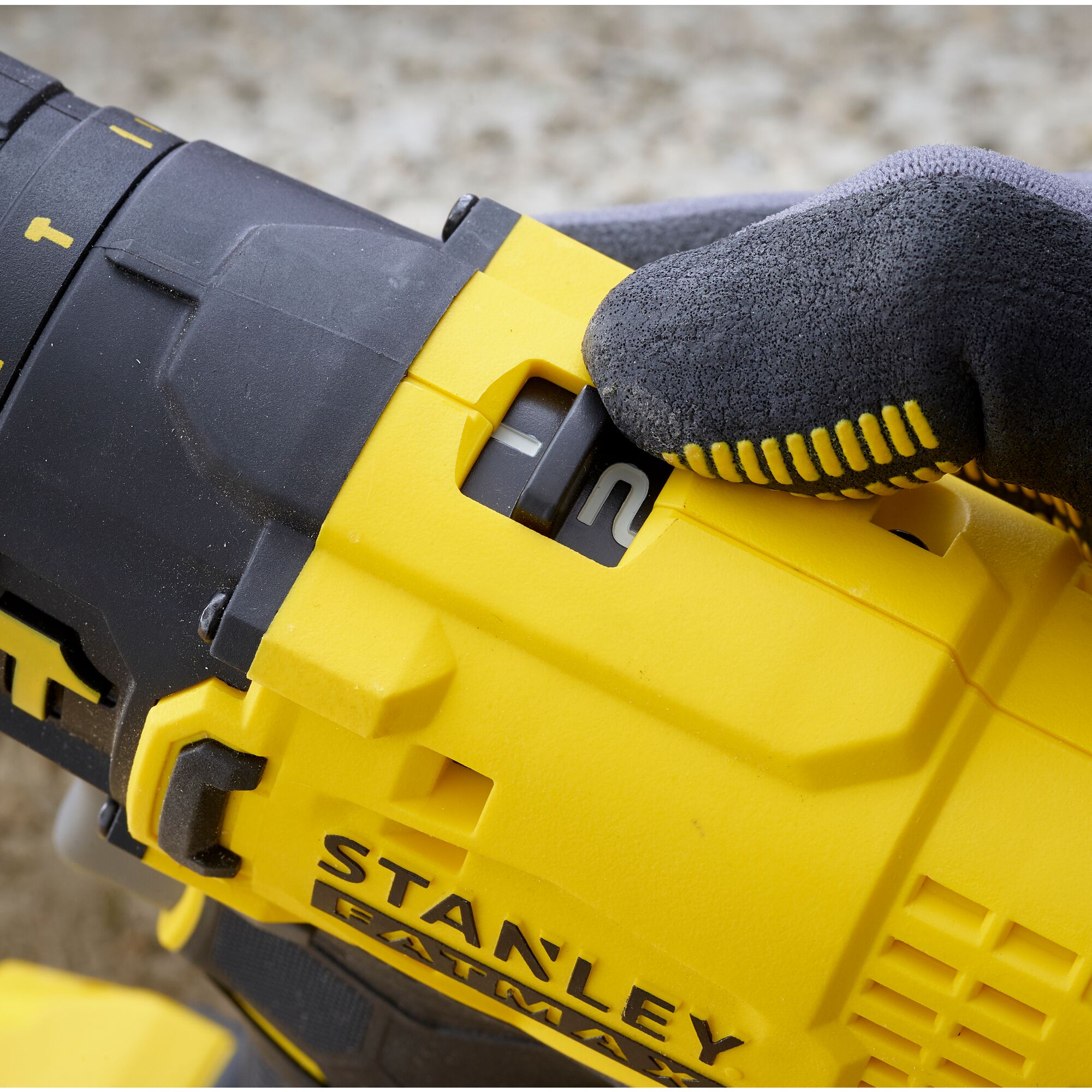 KIT 20V HAMMER DRILL 119ACC TOOLBOX 19"