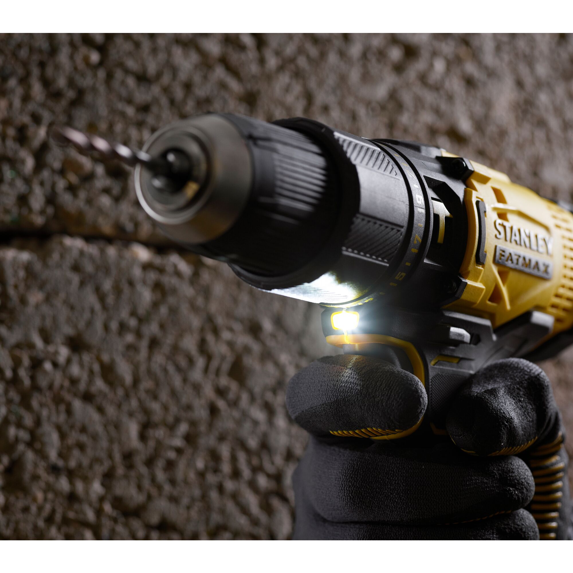 KIT 20V HAMMER DRILL 119ACC TOOLBOX 19"